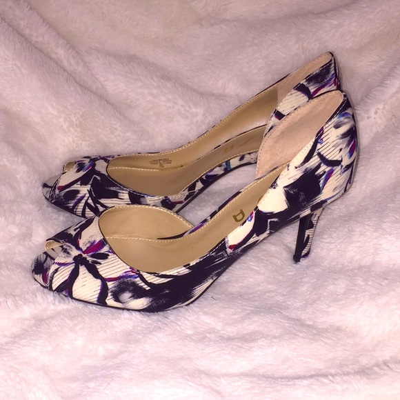 NWOT Unisa Floral Peep Toe Pumps - Picture 3 of 6